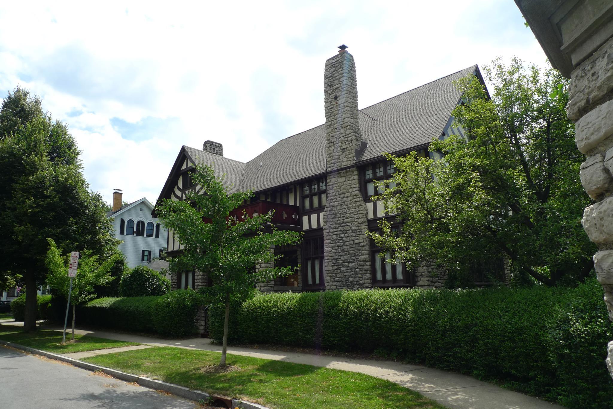 Tudor_Architecture_in Elmwood_photo_by_Mark_Hogan
